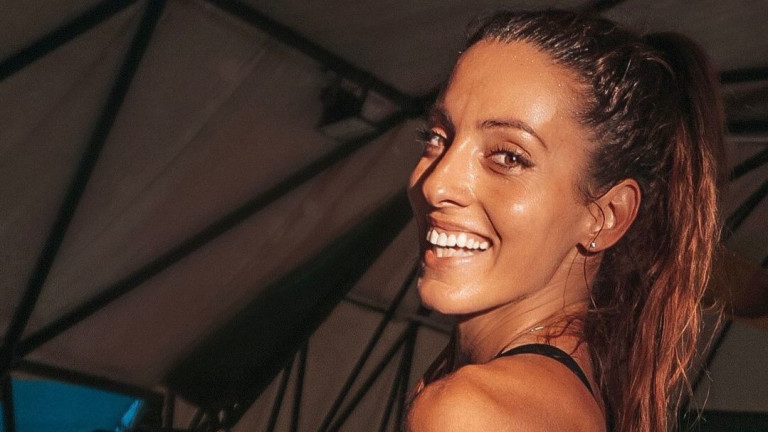 Ивет Лалова и историята ѝ с коледната елха