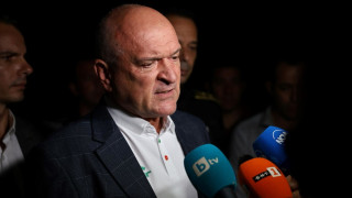 Пожарът край Брезово е ограничен и продължава работата по овладяването