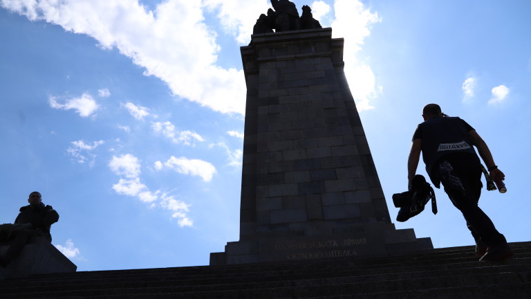 Строителна ограда вече пази МОЧА