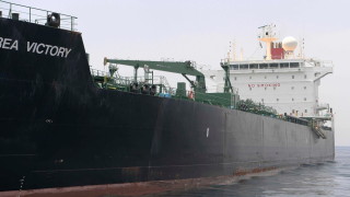 Иранска медия съобщи че два големи петролни танкера са атакувани