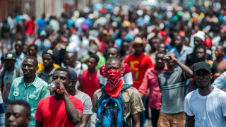 Хиляди на протест срещу президента Мойсе в Хаити 