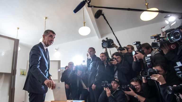 Евроскептичната АНО води на изборите в Чехия 