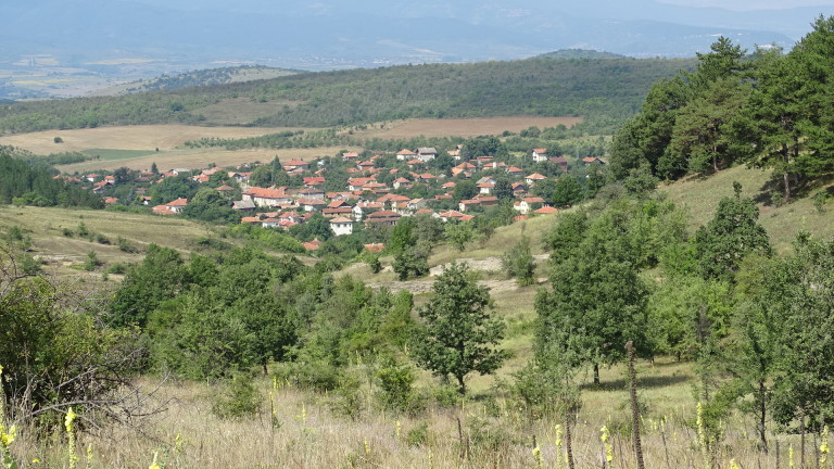 167 са напълно обезлюдените, населени места в България. 28 области,