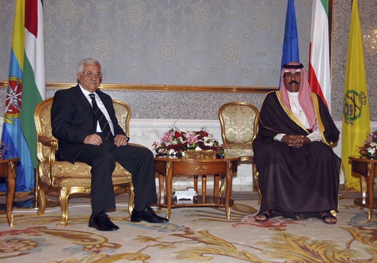 Палестинският лидер Махмуд Абас и емирът на Кувейт - Науаф ал Ахмад ал Сабах
