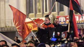 ВМРО-ДПМНЕ изкара хиляди на протест срещу опита на левицата да състави правителство