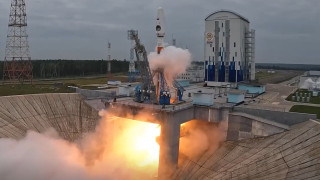 Ракетата носител Союз 2 1б с двигателната установка Фрегат и автоматичната станция Луна 25