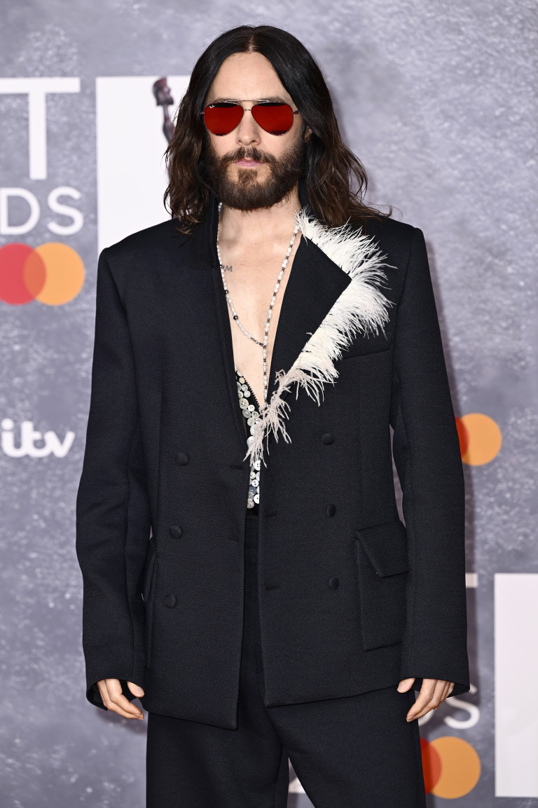 Общо девет жени обвиняват Джаред Лето в неправомерно поведение и сексуално насилие