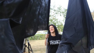 Зависимата независимост на децата с увреждания трогна шепа депутати