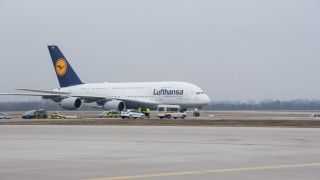 Германският авиопревозвач Луфтханза съобщи че ще отмени повече от 800