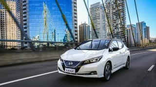 Защо Nissan Leaf е точно като смартфон в джоба