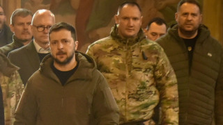 Украинският президент Володимир Зеленски и неговите военачалници се съгласиха във