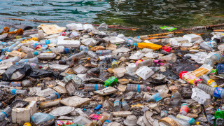 Пластмасова пустиня: Азия се "дави" в пластмасови боклуци