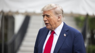 Президентът на САЩ Доналд Тръмп е попитал военните си съветници