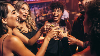 Бар в израелската столица Тел Авив въведе кървав час предлагайки