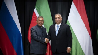 Президентът на Татарстан е в Унгария - преговаря за нова зърнена сделка