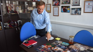 организира първия от поредицата семинари демонстрации на дългогодишния специалист инструктор и