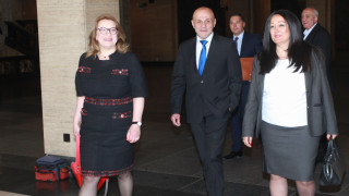 Вицепремиерът Томислав Дончев заедно с бившия министър на европейското председателство