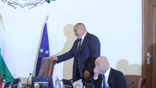 Остава таванът на пенсиите от 910 лева в проектобюджета на ДОО за 2018 г.