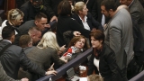 Поредни сблъсъци в косовския парламент