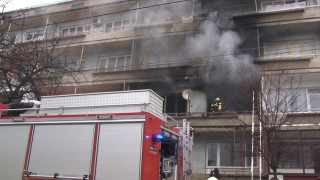 Жена загина при пожар в жилищен блок в Елин Пелин