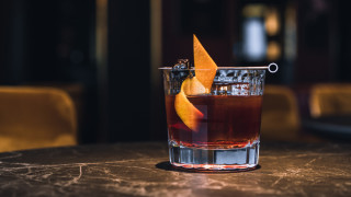 Old Fashioned е може би най известният коктейл с уиски в