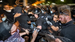 Amnesty призова американската полиция да свали напрежението