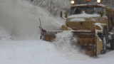 Снегът блокира Североизточна България, 658 населени места са без ток