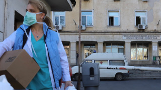 "Амнести": Правителствата не успяват да предпазят лекарите си от коронавируса