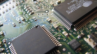 Западни микрочипове които се използват за производство на смартфони и