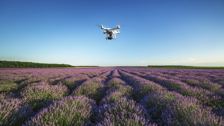 Строга регулация на дроновете и тяхната употреба подготвя Европейската комисия