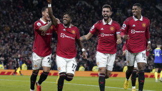 Манчестър Юнайтед задейства клаузите за удължаване на договорите с една