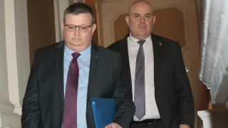 Прокурорската колегия отличи Сотир Цацаров накрая
