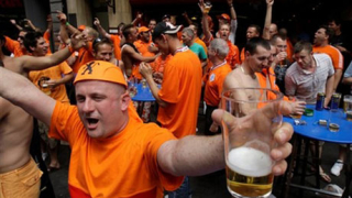 500 000 литра бира е изпита по време на Холандия - Русия