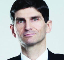 Оливър Рьогл e новият главен изпълнителен директор на Райфайзенбанк - България