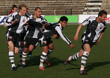 Локомотив (Сф) пожела майстор на свободния удар