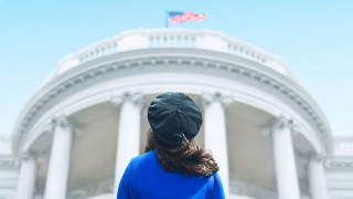 Първи поглед към екранизацията по аферата "Моника Люински"