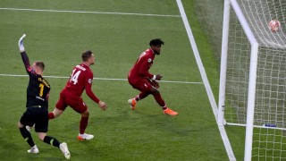 Нападателят на Ливърпул Дивок Ориги призна че е тренирал удара