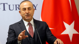 Турският външен министър Мевлют Чавушоглу по време на посещението си
