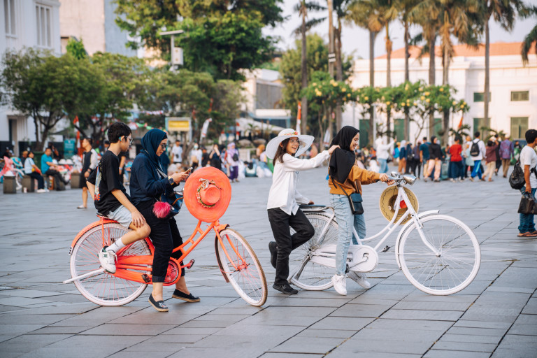 Много хора, доста проблеми