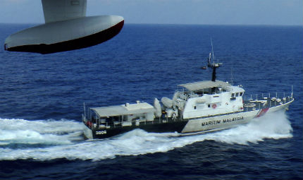 Разширяват търсенето на малайзийския самолет в Индийския океан