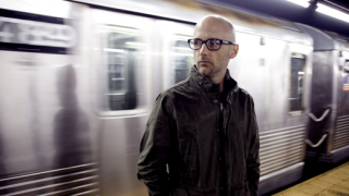 Moby идва в България!