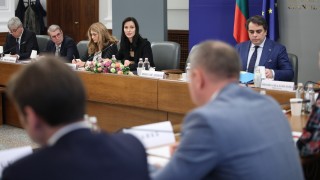 След близо 6 часа дебати социалните партньори работодатели и