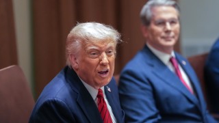 Президентът на САЩ Доналд Тръмп не бърза да започне атака