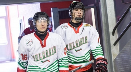 България започна със загуба на Световното по хокей