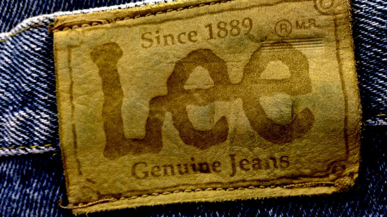 Две известни марки джинси се отделят в самостоятелна фирма