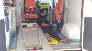 Бус пълен с нелегални мигранти катастрофира на АМ Тракия в района