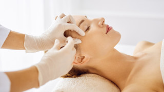 Козметичните процедури и операции са многомилиардна индустрия И през годините