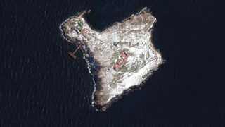 Руските сили са се изтеглили от Змийския остров стратегически аванпост