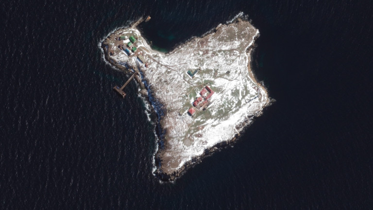 Руските сили са се изтеглили от Змийския остров - стратегически