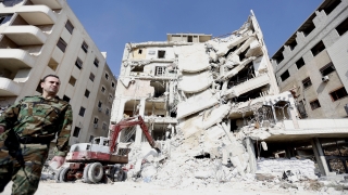 Армията на Асад хвърляла варелни бомби и ракети с отровен газ по град край Дамаск